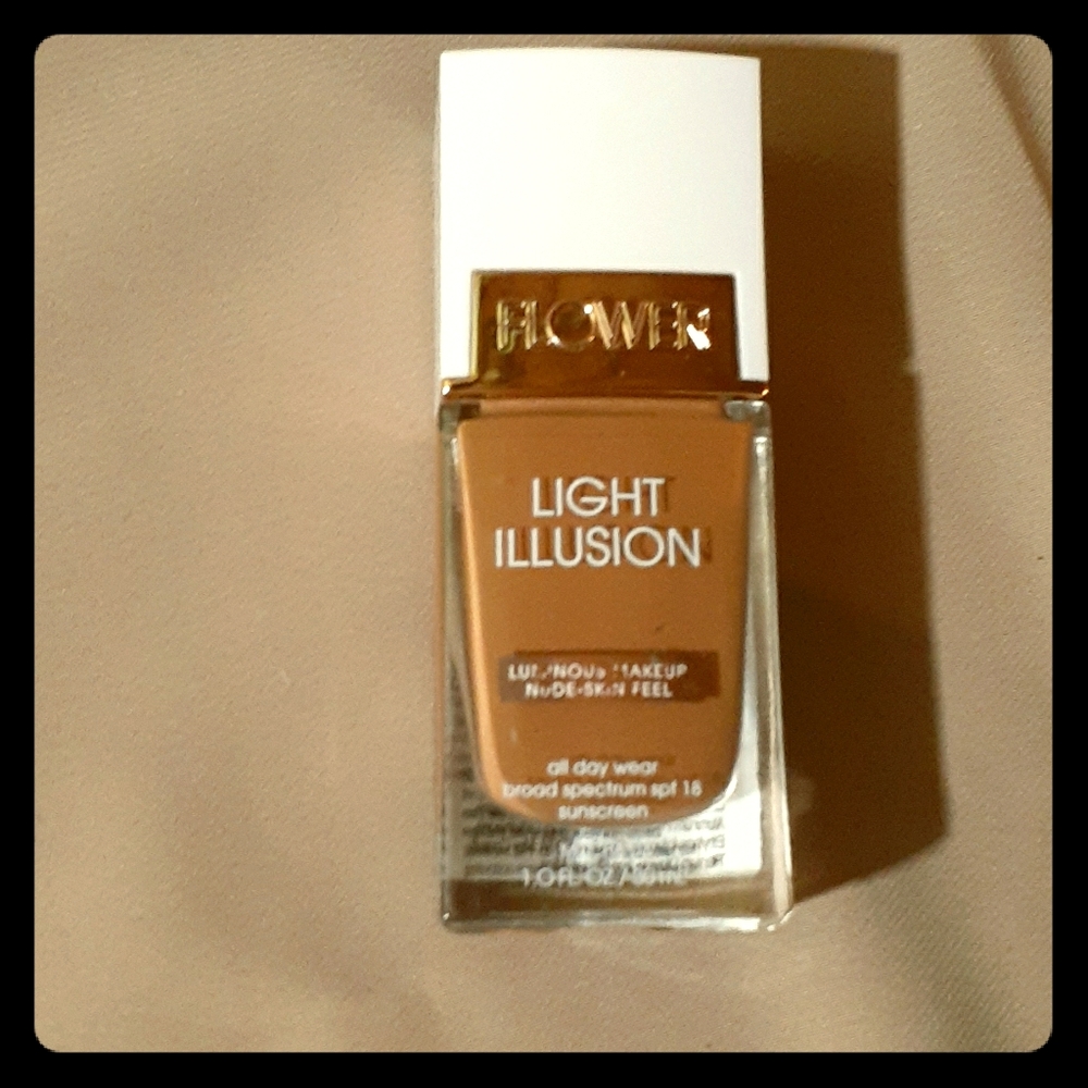 "New" Light Illusion Foundation Mocha D3